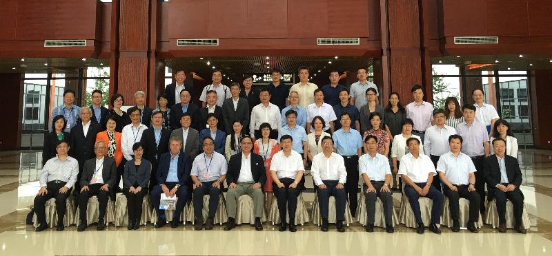 The Secretary for Innovation and Technology, Mr Nicholas W Yang (sixth left), and the Vice Minister of Science and Technology, Mr Yin Hejun (sixth right), co-chaired the 11th meeting of the Mainland/Hong Kong Science and Technology Co-operation Committee held in Guiyang today (August 16). Other Hong Kong delegation and Mainland members attending the meeting included: the Commissioner for Innovation and Technology, Ms Annie Choi (third left); the President of the Academy of Sciences of Hong Kong, Professor Tsui Lap-chee (fifth left); the President and Vice-Chancellor of the University of Hong Kong, Professor Peter Mathieson (fourth left); and Counsel of the Department of International Cooperation (Office of Hong Kong, Macao & Taiwan Affairs) of the Ministry of Science and Technology, Mr Ye Dongbai (fifth right).